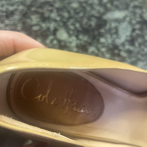 Beautiful Chelsea patent‎ leather Cole Haan/Nike Air pumps - Picture 4 of 9